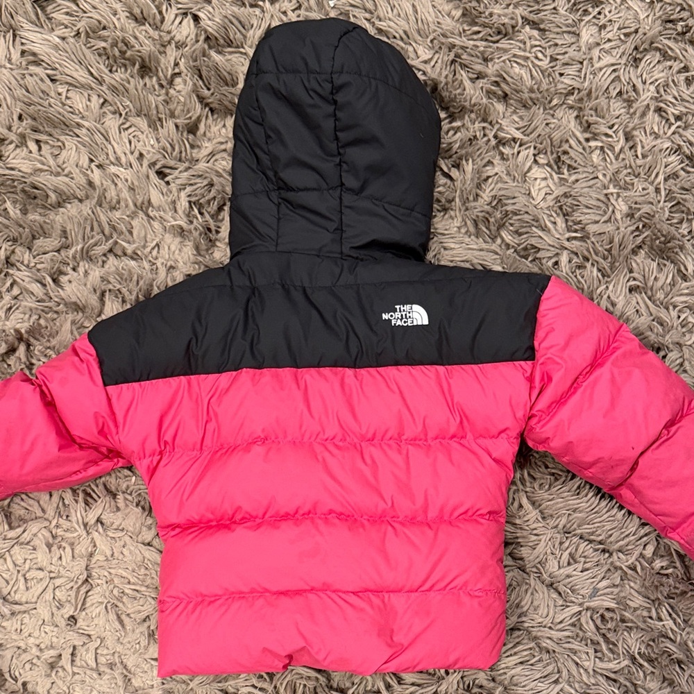 The North Face Kids Pink and Black Puffer Jacket - Picture 5 of 13